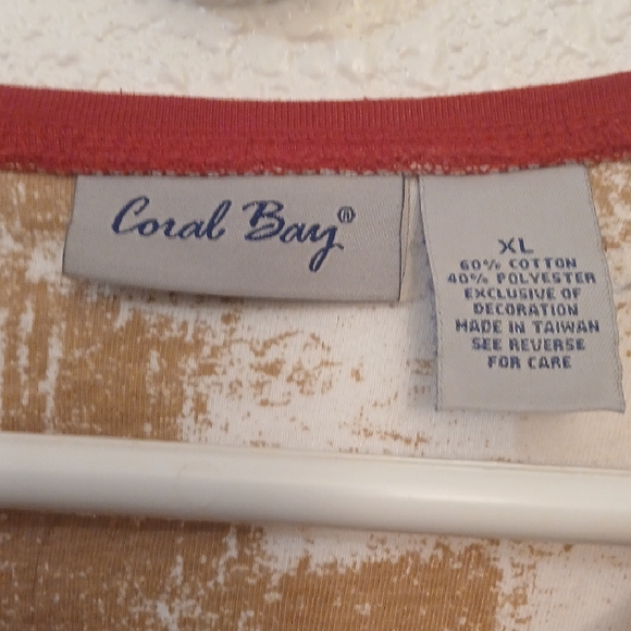 Make Offer! Coral Bay Brown and Red Short Sleeve Tee with Graphic Print - Picture 2 of 3